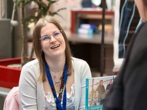 𝗥𝗘𝗧𝗢𝗨𝗥 𝗘𝗡 𝗜𝗠𝗔𝗚𝗘𝗦 | 𝗠𝗮𝗿𝘀 𝗕𝗹𝗲𝘂 – 𝗝𝗼𝘂𝗿𝗻𝗲́𝗲 𝗱𝗲 𝘀𝗲𝗻𝘀𝗶𝗯𝗶𝗹𝗶𝘀𝗮𝘁𝗶𝗼𝗻 3